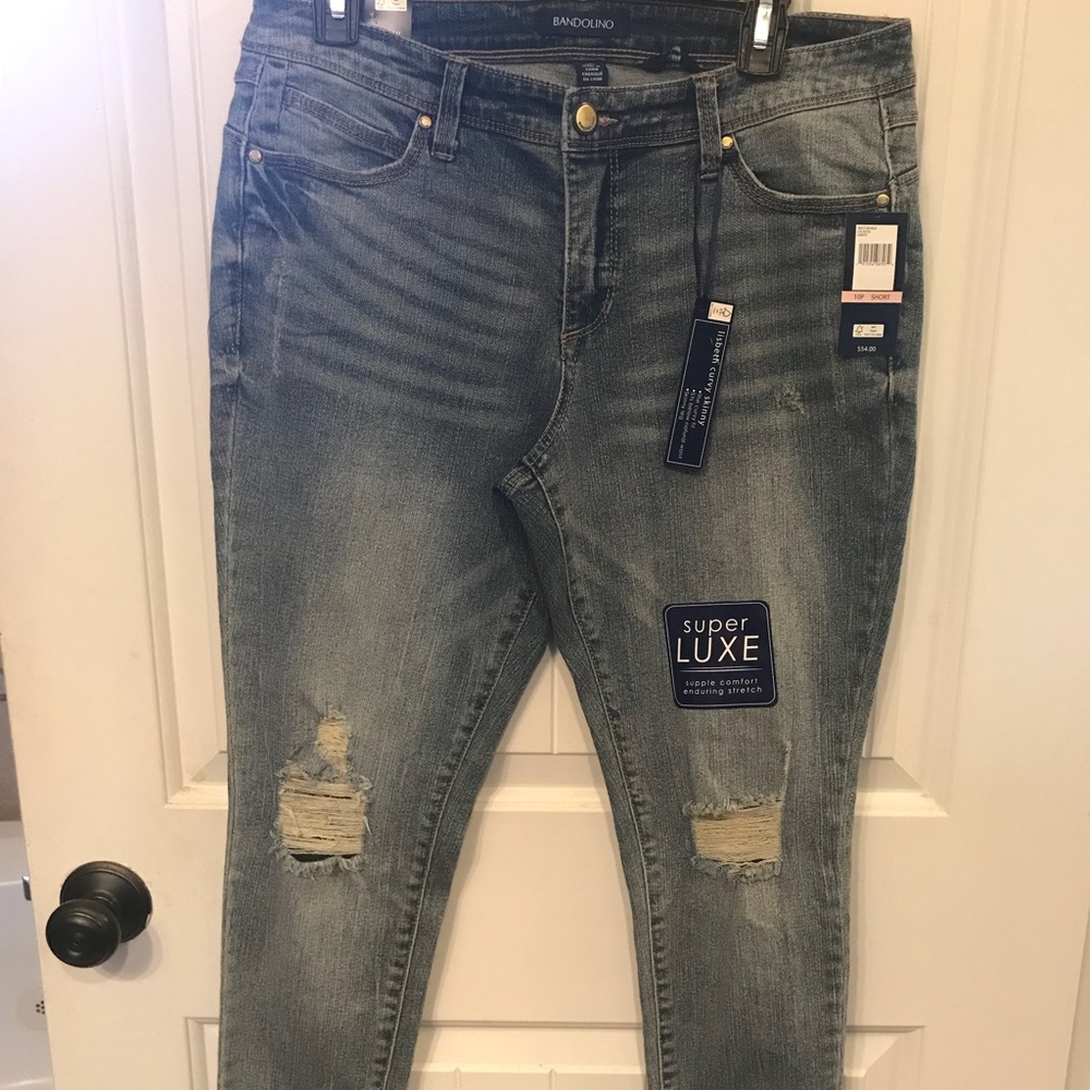 Bandolino Crop Jeans.